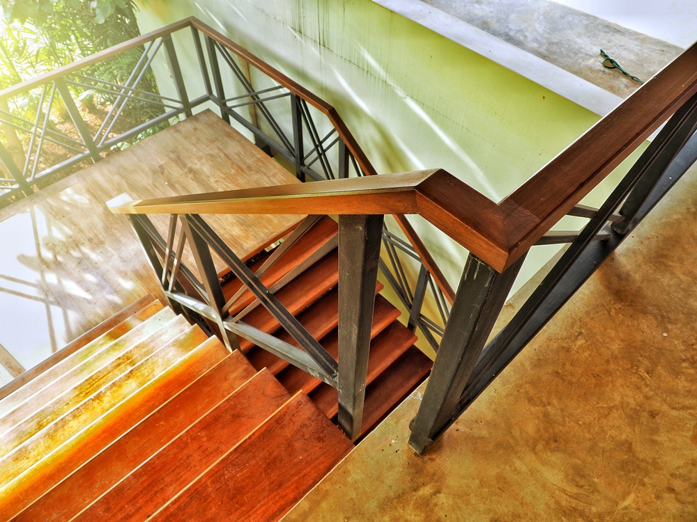 escalier métallique bi-matière